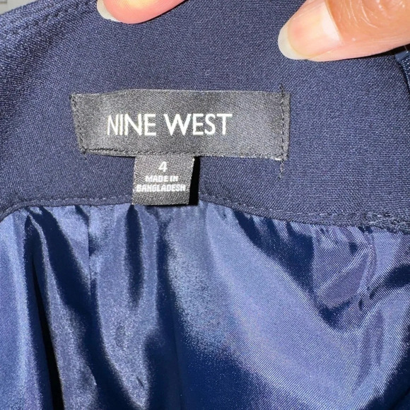 NWT Nine West pencil skirt Navy- Size 4 - Picture 3 of 6